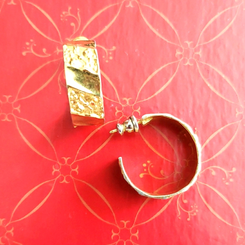 Goldtone hoops